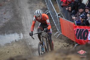 gallery Championnats du monde de cyclo-cross / De la boue, des crevaisons et Van Aert gagne à la fin