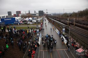 gallery Championnats du monde de cyclo-cross / De la boue, des crevaisons et Van Aert gagne à la fin