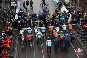 gallery Championnats du monde de cyclo-cross / De la boue, des crevaisons et Van Aert gagne à la fin