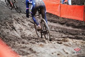 gallery Championnats du monde de cyclo-cross / De la boue, des crevaisons et Van Aert gagne à la fin