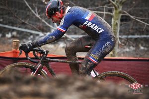 gallery Championnats du monde de cyclo-cross / De la boue, des crevaisons et Van Aert gagne à la fin