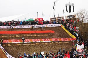 gallery Championnats du monde de cyclo-cross / De la boue, des crevaisons et Van Aert gagne à la fin