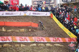 gallery Championnats du monde de cyclo-cross / De la boue, des crevaisons et Van Aert gagne à la fin