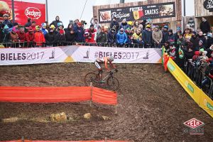 gallery Championnats du monde de cyclo-cross / De la boue, des crevaisons et Van Aert gagne à la fin