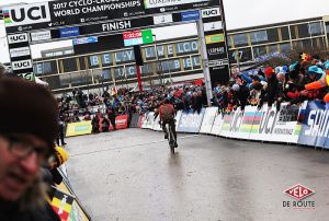 gallery Championnats du monde de cyclo-cross / De la boue, des crevaisons et Van Aert gagne à la fin