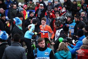 gallery Championnats du monde de cyclo-cross / De la boue, des crevaisons et Van Aert gagne à la fin