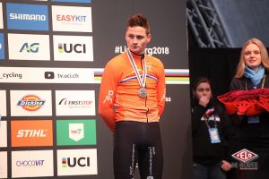 gallery Championnats du monde de cyclo-cross / Van Aert, une troisième couronne sur le Cauberg