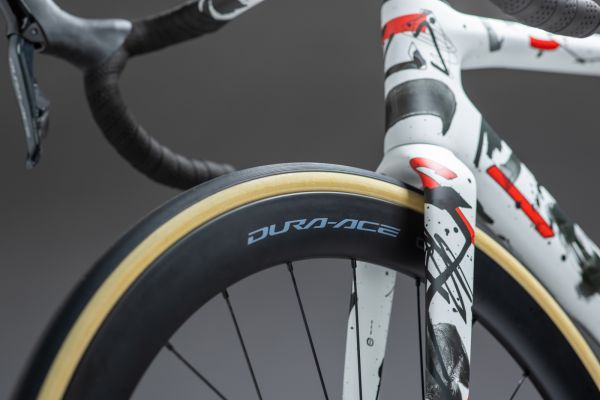 gallery Le nouveau groupe Shimano Dura-Ace est là et il n&#39;arrive pas seul !