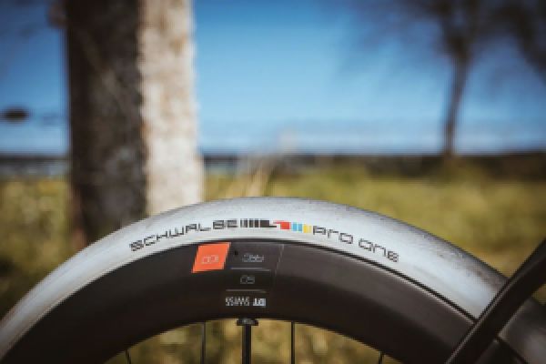 gallery Schwalbe Pro One x Spartacus, le pneu Route qui rend hommage au palmarès de Fabian Cancellara