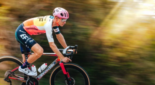 gallery Giro : EF Education-EasyPostet en mode recyclage !