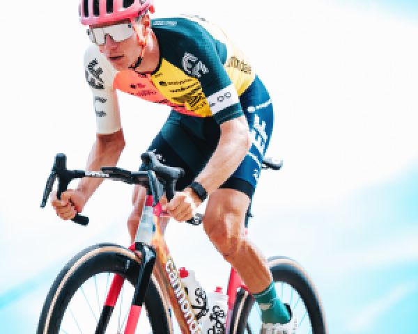 gallery Giro : EF Education-EasyPostet en mode recyclage !